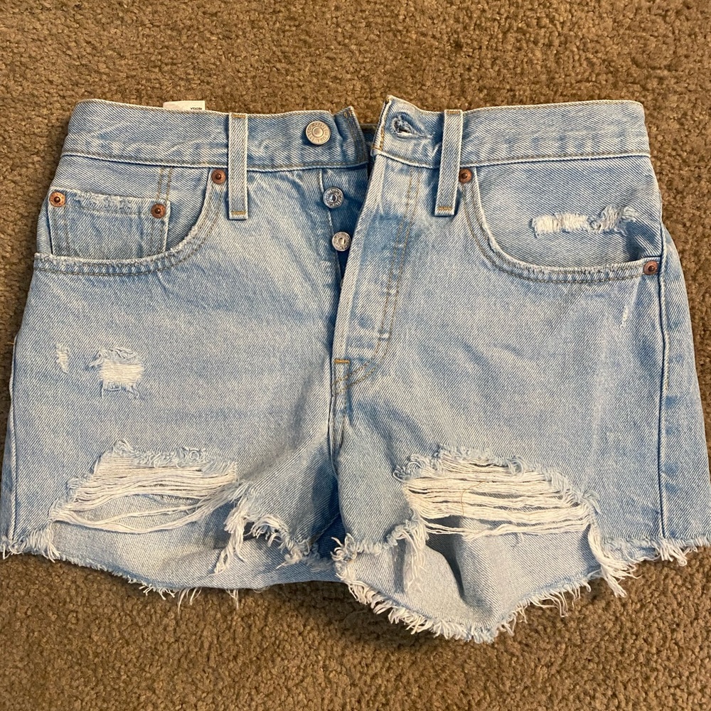 Levi’s Women’s 501 Original Shorts - Light Indigo